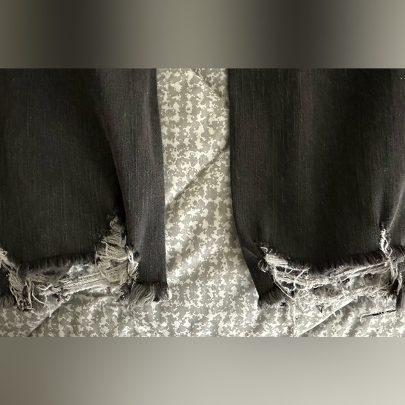 Chelsea and Violet Girls Size 16 Distressed Denim Ankle Jean - Gray wash - Picture 5 of 5